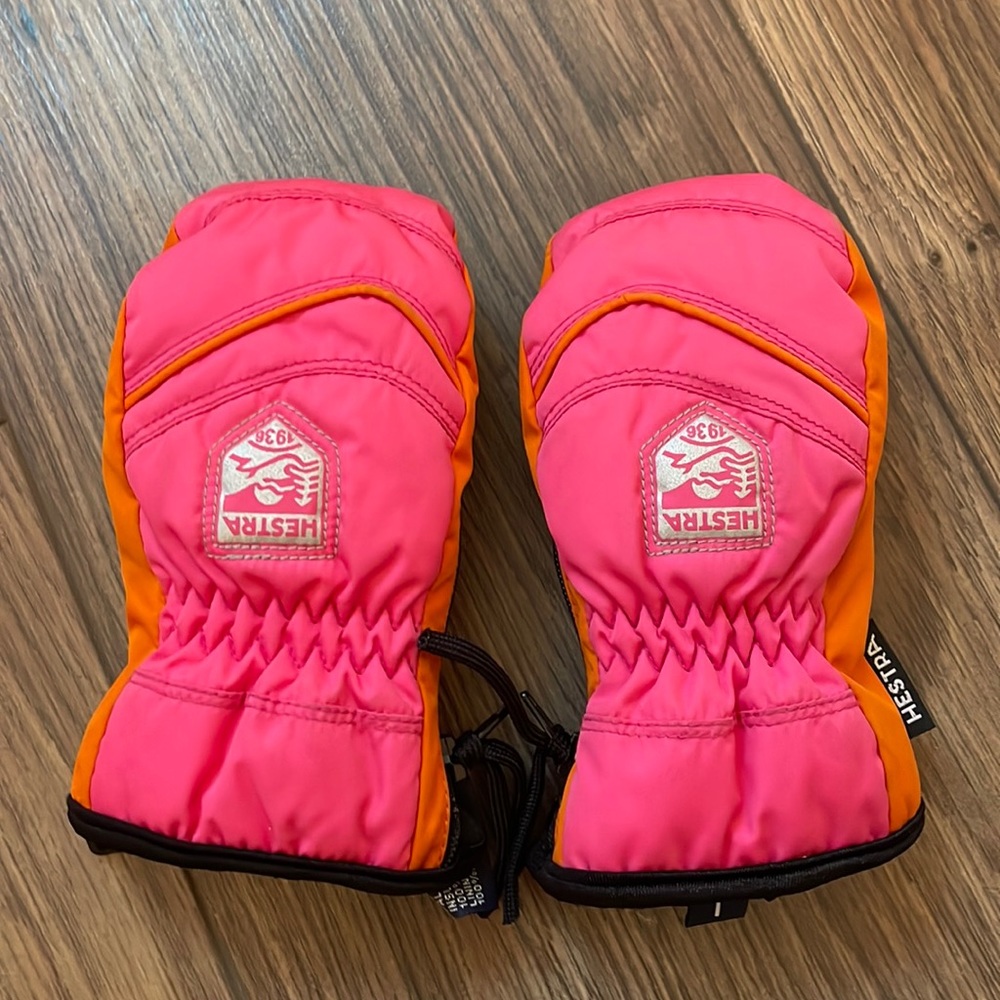 Hestra baby zip mittens- size 1. Never worn.
